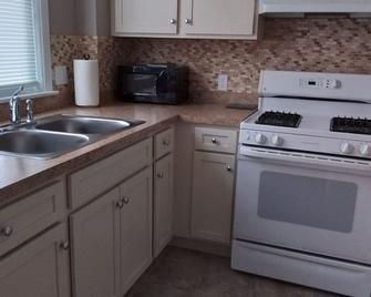 Cozy 1-bedroom apartment in the famous Little Italy neighborhood. - Cleveland