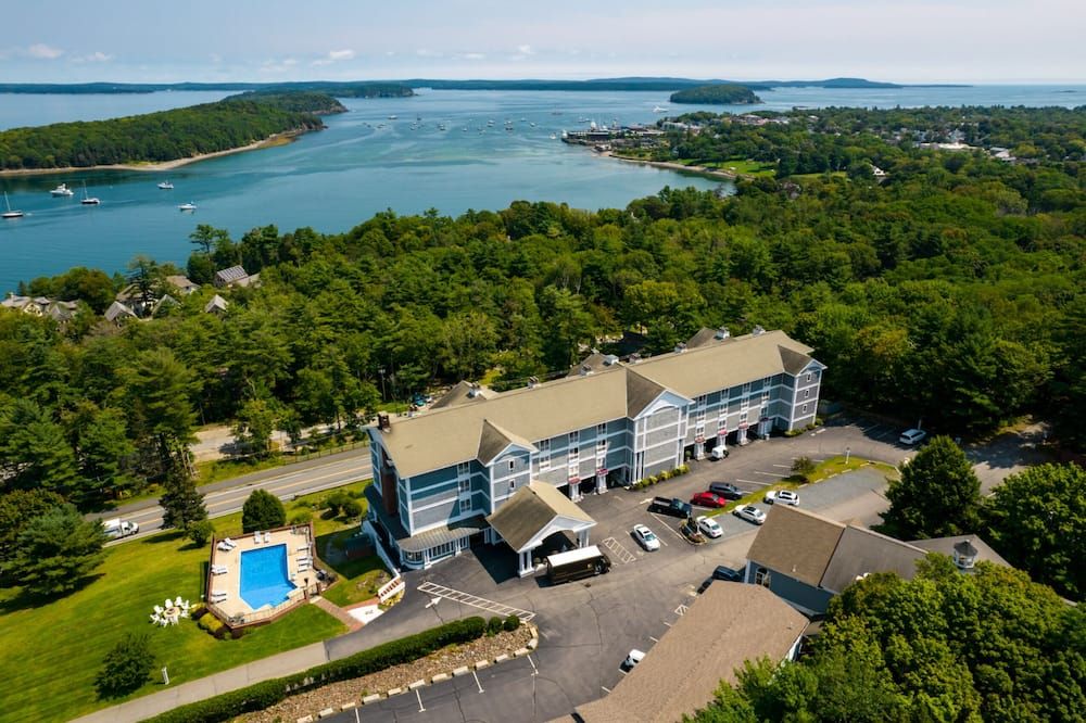 ذا بلونوز إن - بار هاربور - مبنى