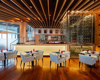 Hilton Doha - דוחה - בר