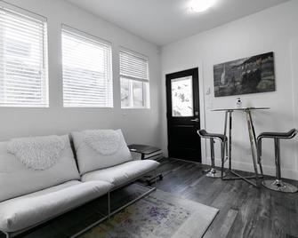 Royal Bay Modern 2 Bedroom Suite - Colwood - Living room