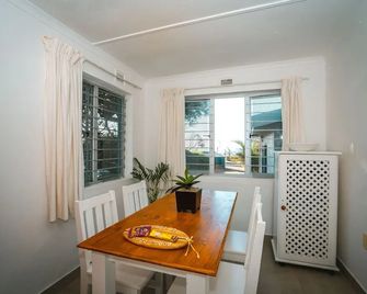 Surf Motel - Umdloti - Essbereich