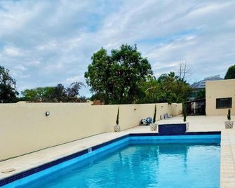 The Residence Hills Lodge - Harare - Piscina