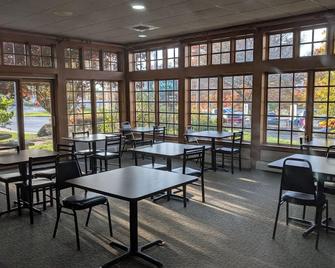 Quality Inn Pittsburgh Airport - Oakdale - Restaurant