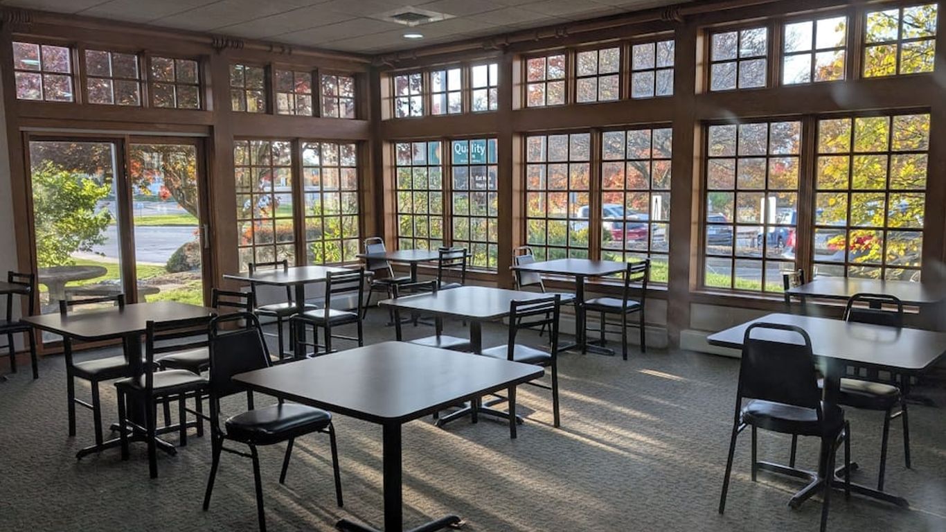 Quality Inn Pittsburgh Airport