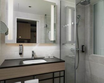 Intercityhotel Lübeck - ליבק - חדר רחצה