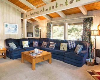 Villa De Los Pinos #33 - Mammoth Lakes - Living room