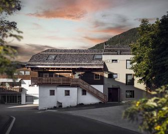 Rousa little guesthouse Cosy - Rasun di Sopra - Vista del exterior