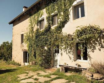 L'Ange : Entre monts et vallées - Retournac - Edificio