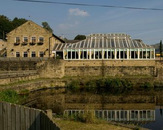 Premier Inn Halifax South - Halifax - Edificio