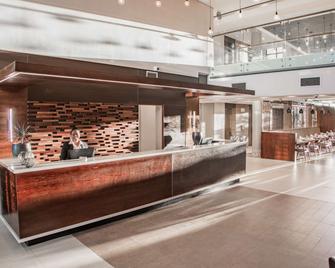 Town Lodge Windhoek - ווינדהוק - דלפק קבלה