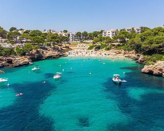 Holiday Apartment \'Felipe 2-5\' with Private Terrace, Shared Pool & WiFi - Santanyí - Plage