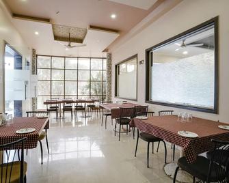 Fabhotel Prime Shahu - Sinnar - Restaurante