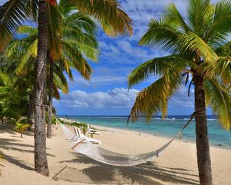 Sunset Resort - Rarotonga - Beach