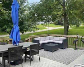 Aire Leclaire 2 bedroom home - Le Claire - Terasa