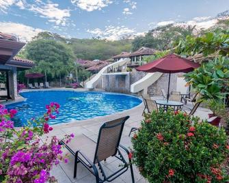 Your Comfortable, Safe, Updated Villa Retreat for 2 to 6 Guests in Playa Hermosa - Playa Hermosa - Pool