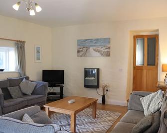 Portclew Cottages - Pembroke - Living room