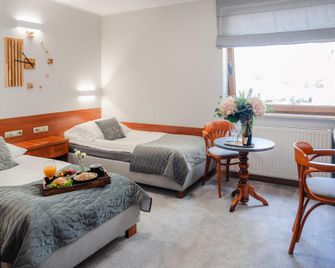 Hotel Kosmowski - Września - Bedroom