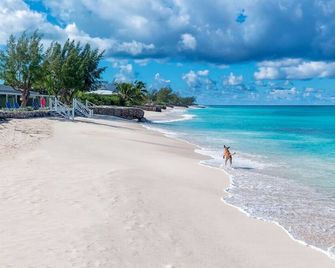 Crabtree #1 - Amazing Beach -Walk to Restaurants - Cockburn Town - Pláž