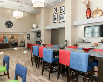 Hampton Inn and Suites Lafayette Medical Center - Lafayette - Restaurant