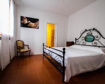 Casa Monteluro - B&b - Tavullia - Bedroom