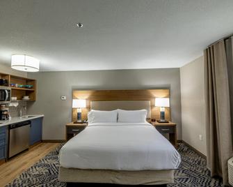 Candlewood Suites Wichita Northwest By IHG - Wichita - Habitación