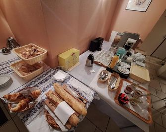 Hotel Au Bon Sejour - Vitry-le-François - Buffet