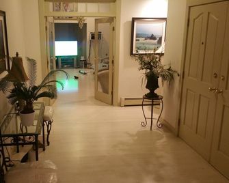 Eagles Nest Mansion - Montgomery - Hallway