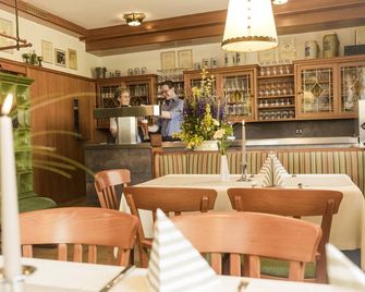 Landhotel Waldeck - Unterschneidheim - Restaurante