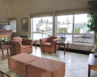 Hospitality Inn - Portland - Living room