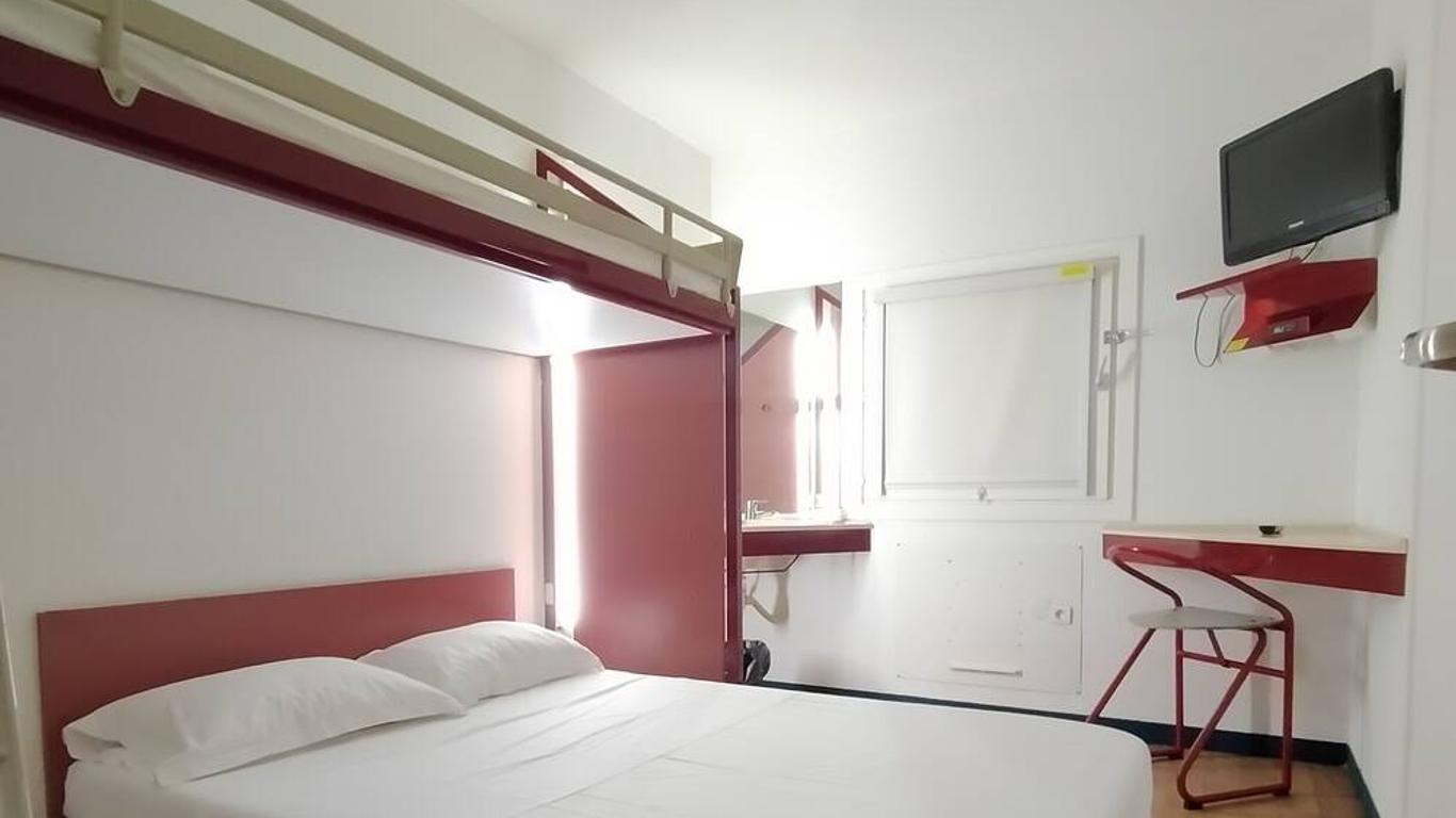 Hotel Thania