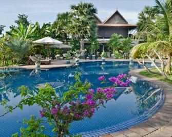 Battambang Resort - Bát-tam-bang - Bể bơi