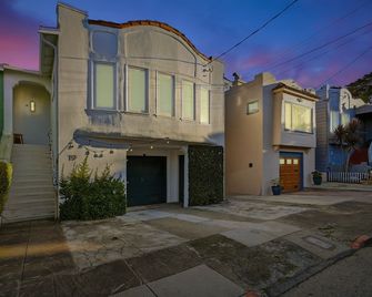Zen Garden 2br Retreat • Outdoor Lounge • Nearbart - San Francisco - Edificio