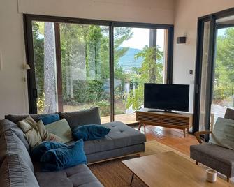 Villa Dans La Pinede Avec Piscine - Gémenos - Huiskamer