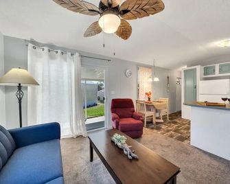 Lake Placid Home Boat Parking And Clubho - Lake Placid - Obývací pokoj