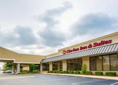Clarion Inn & Suites Dothan South - Dothan - Rakennus