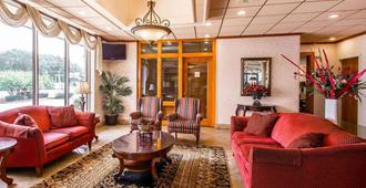 Clarion Inn and Suites - Dothan - Hall