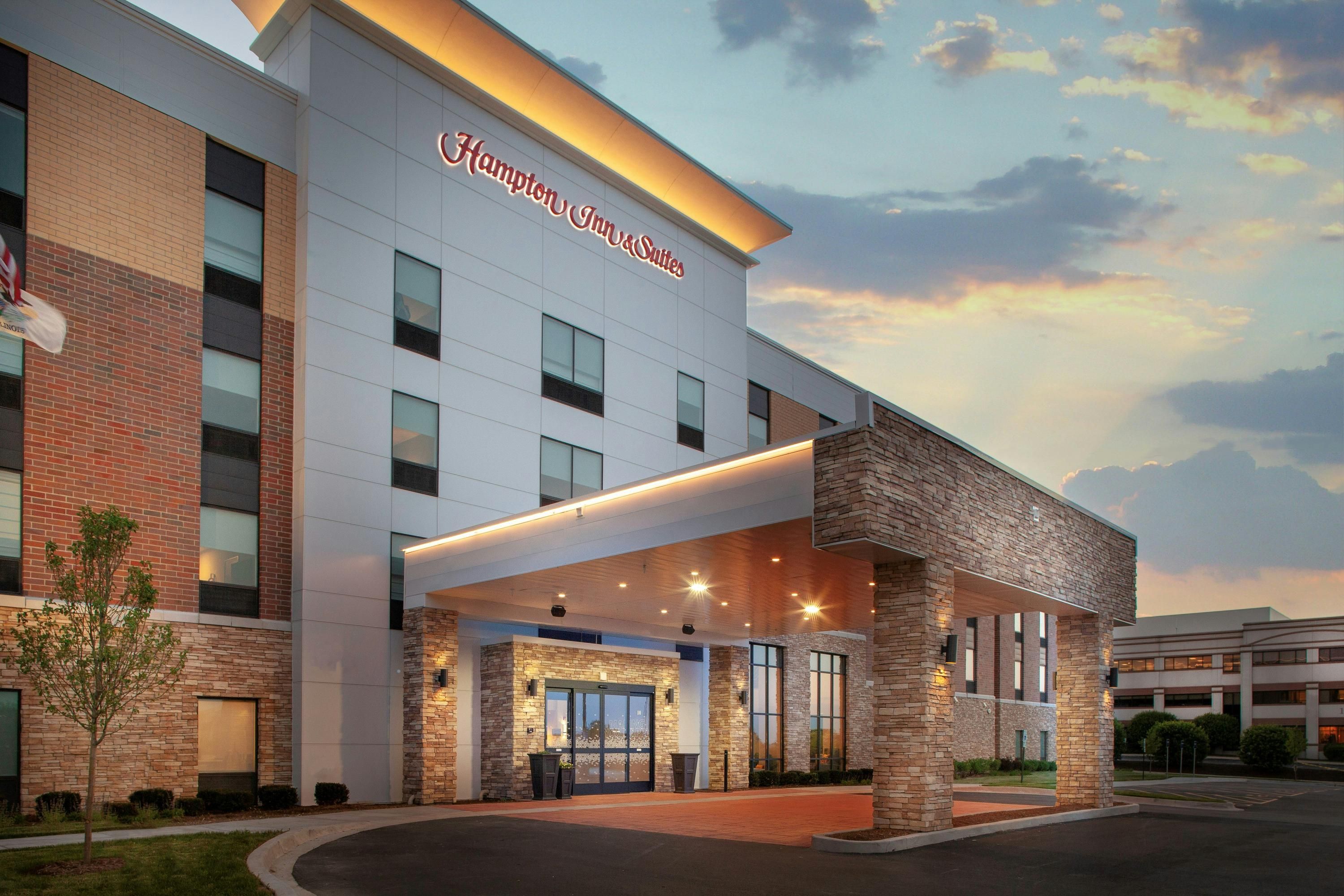 Hampton Inn & Suites Chicago Burr Ridge - Burr Ridge - Budova