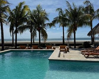 Hotel Kraken - Popoyo - Pool
