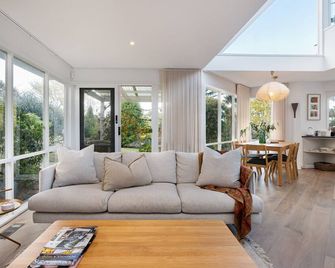 Sky Views - Somers - Sala de estar