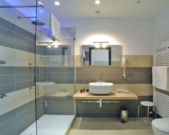 Hotel Arthur - Castelvetro di Modena - Спальня