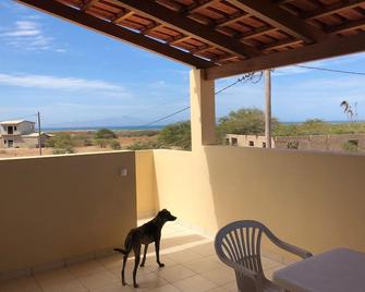 Bahari 1st floor mountain, sea and riviera view (3 p) - Vila do Maio - Balcony