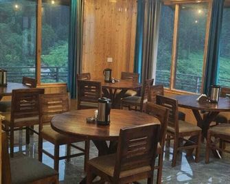 Devine Hill - Gushaini - Restaurant