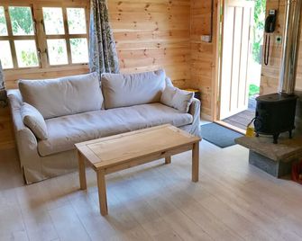 The Waterfront Lodges - Coventry - Living room