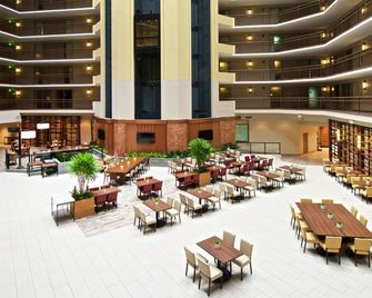 Embassy Suites by Hilton Portland Tigard - Tigard - Lobby