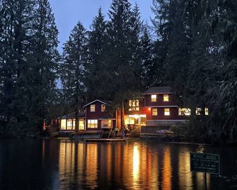Private Lakeside Getaway - Sedro Woolley - Building