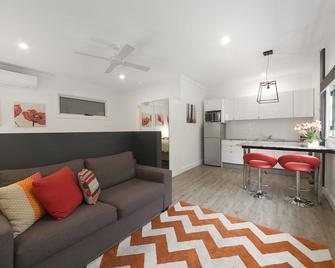 Milton Mews Red Studio Auchenflower Pets - Indooroopilly - Living room