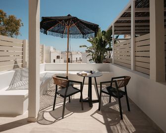 Hotel Sphinx - נאקסוס - מרפסת