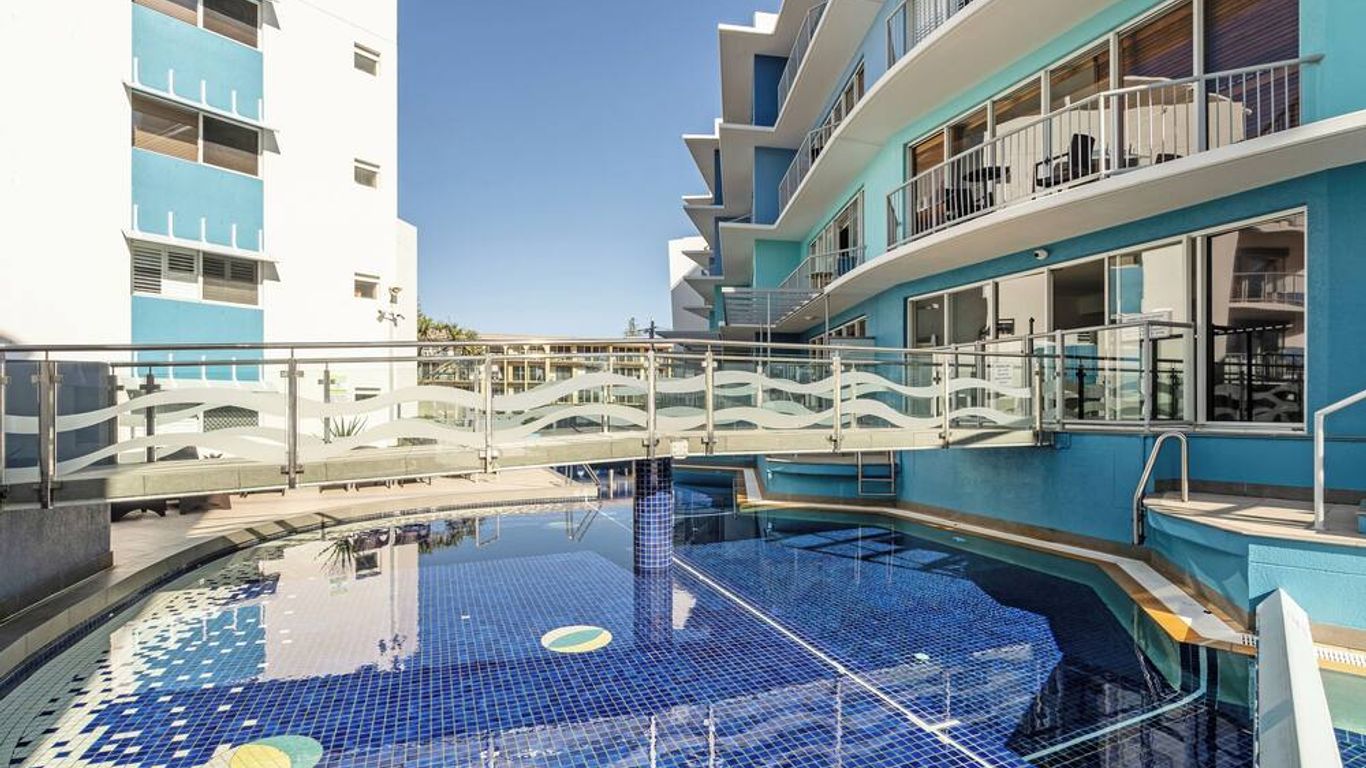 رولينج سيرف ريزورت