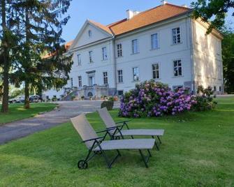 Palac Nakomiady - Kętrzyn - Patio