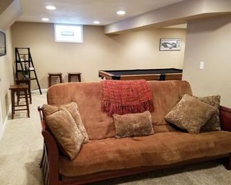 Richfield Charmer - Free WiFi and Close to MSP & Mall of America - Richfield - Living room